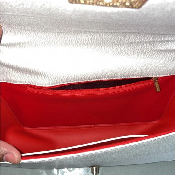 Elegant Quilted Chain Shoulder Bag - White, Blue, Brown - Picture 5 of 5